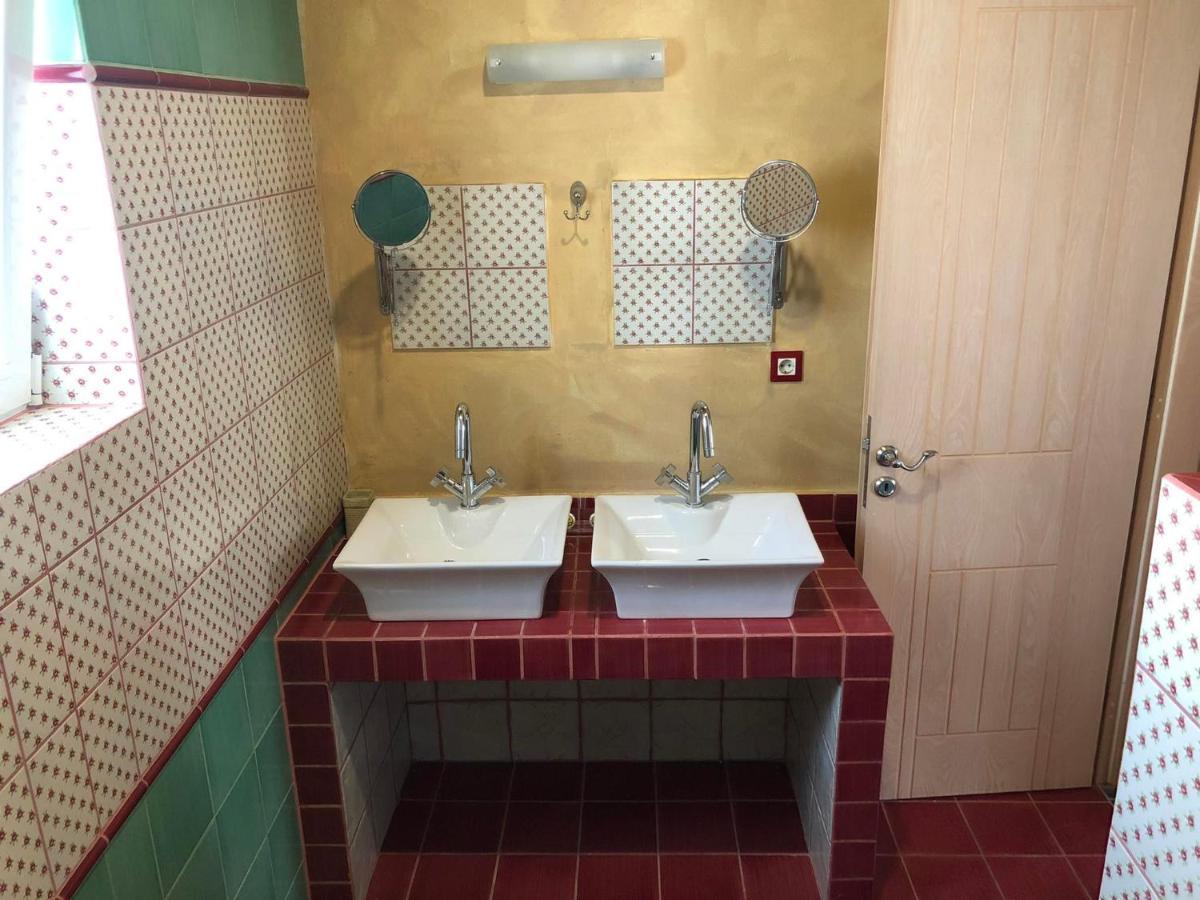 Pink House Apartment Палиохора Екстериор снимка